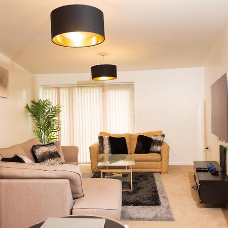 Luxury Two Bedroom Flat Opposite Coop Live N Etihad Stadium With Free Secure Parking, Netflix And Sky Tv Manchester Esterno foto