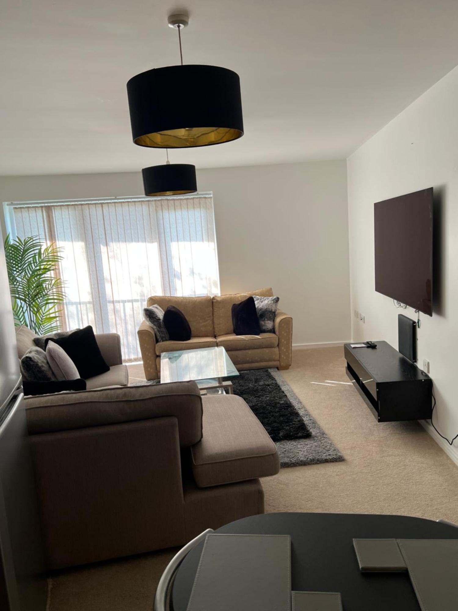 Luxury Two Bedroom Flat Opposite Coop Live N Etihad Stadium With Free Secure Parking, Netflix And Sky Tv Manchester Esterno foto