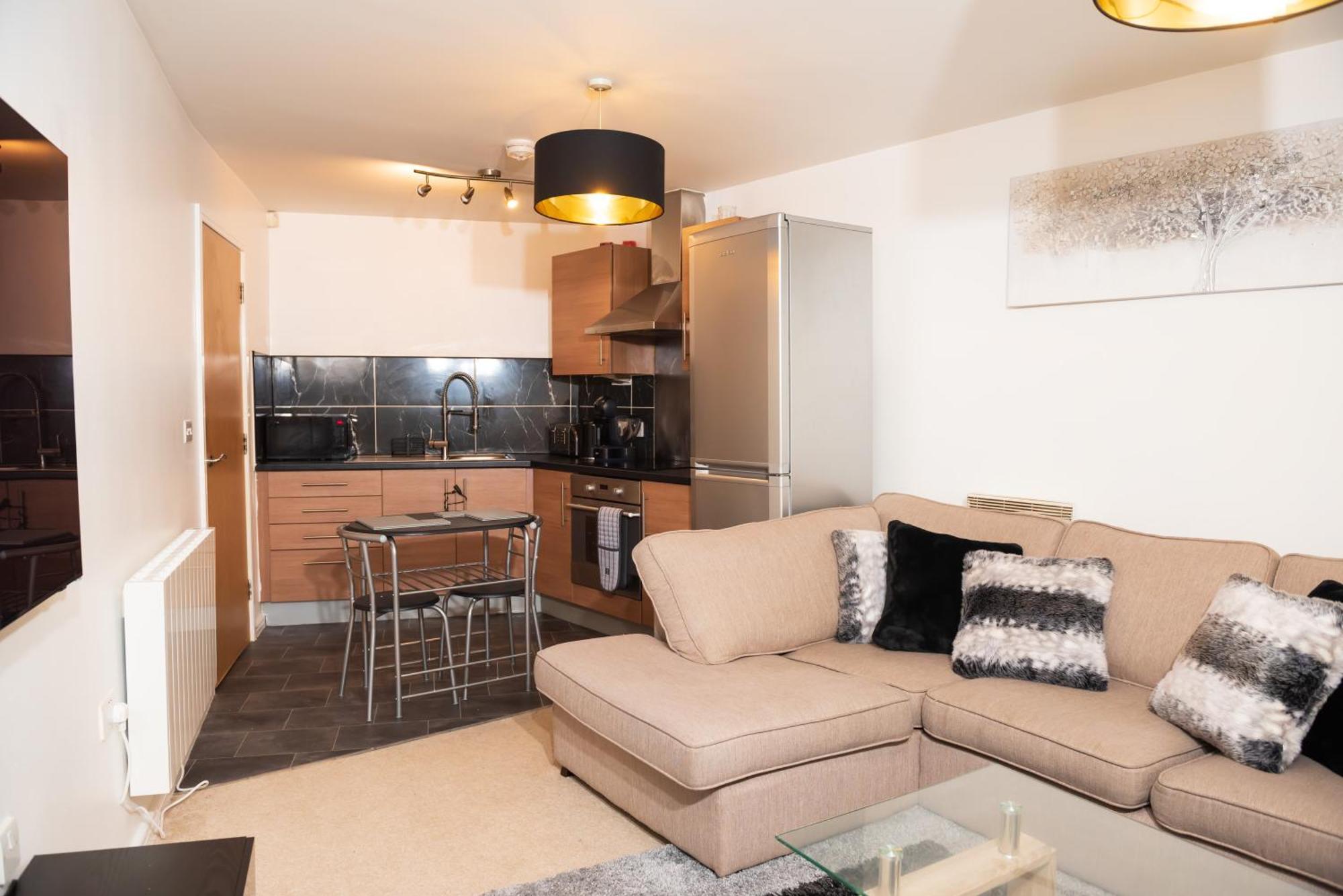 Luxury Two Bedroom Flat Opposite Coop Live N Etihad Stadium With Free Secure Parking, Netflix And Sky Tv Manchester Esterno foto